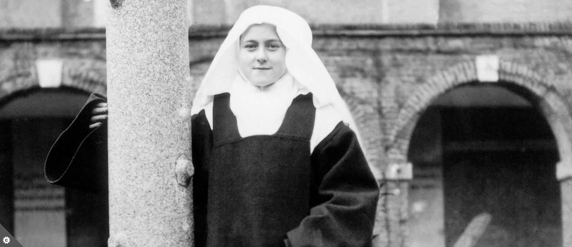 Thérèse a few days after receiving her habit